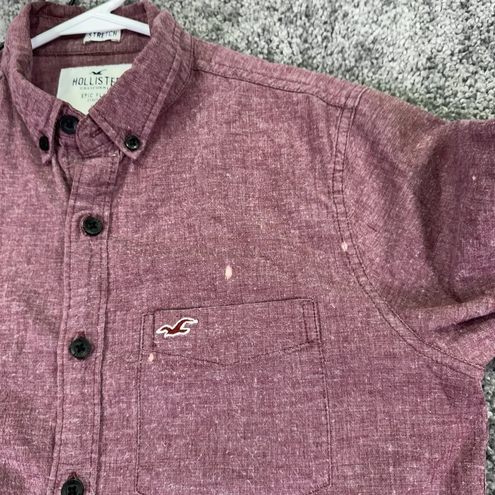 Hollister Shirt Mens XS Red Solid Long Sleeve Button Up Stretch Chambray Casual